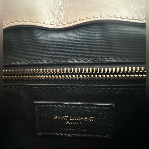 YSL Loulou Medium in Quilted Leather - Picture 12 of 15